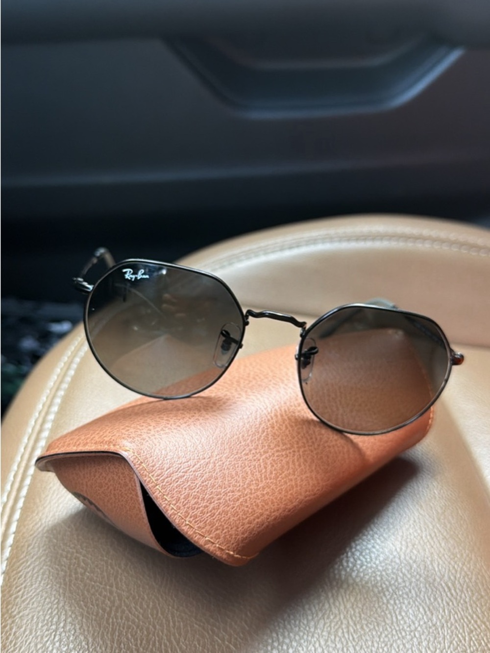 Ray-Ban RB 6535 Black Round Metal Sunglasses with black  Gradient Lenses